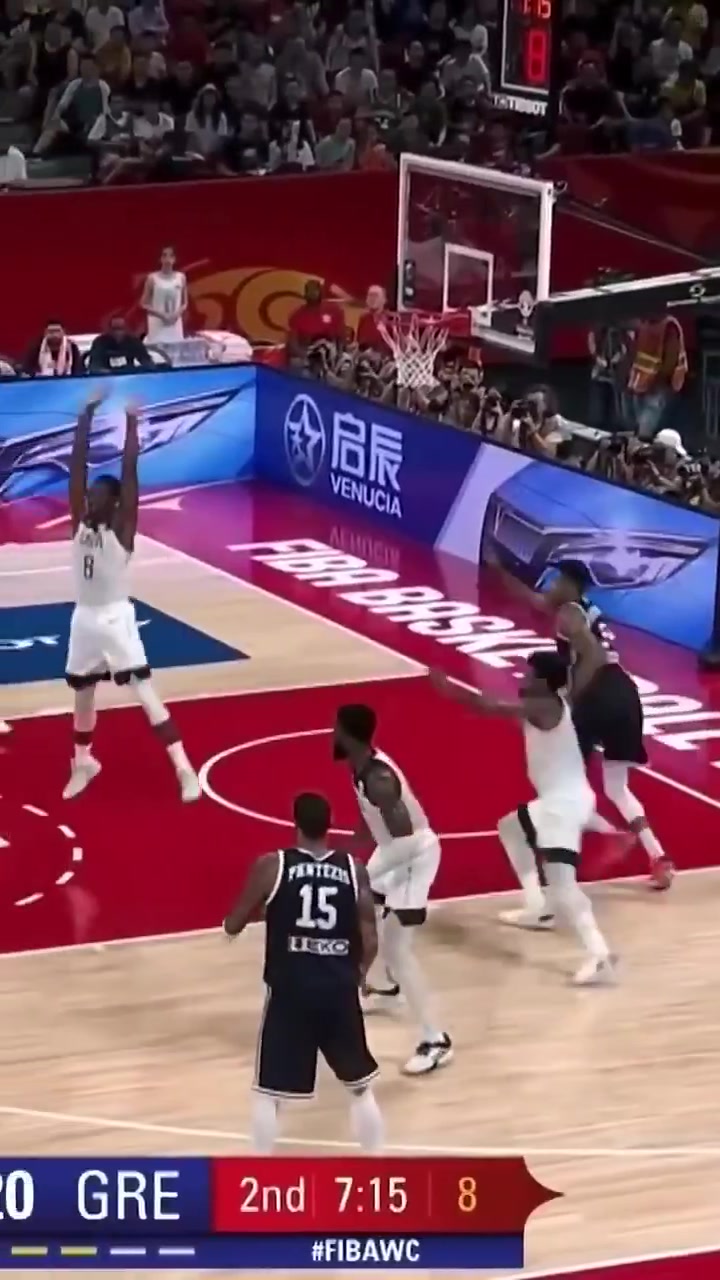 現(xiàn)在已經適應FIBA了19年世界杯字母哥被斯瑪特防懵了