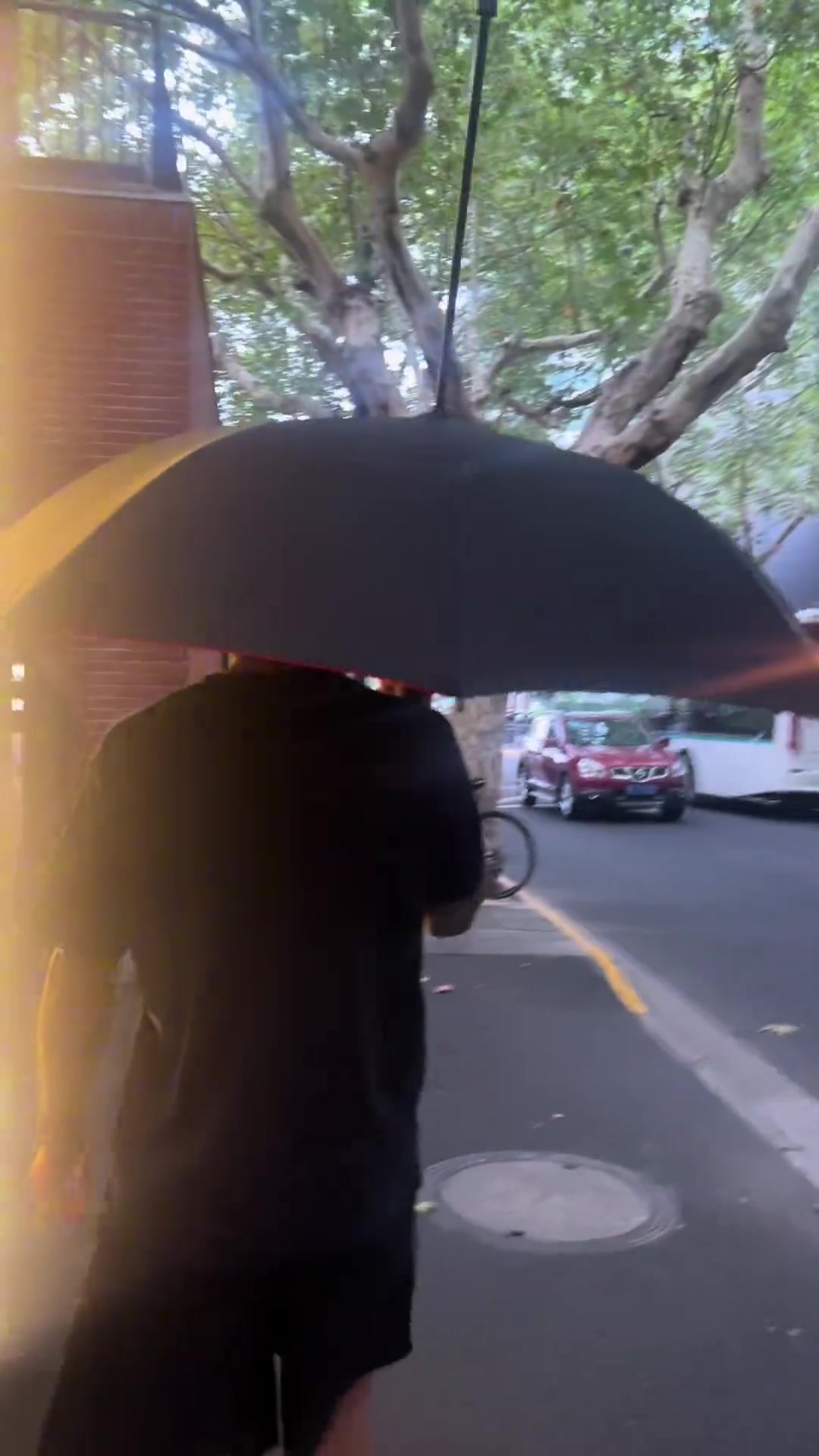 張琳芃愛妻社媒發(fā)布我寧可淋雨都不想和你打一把傘