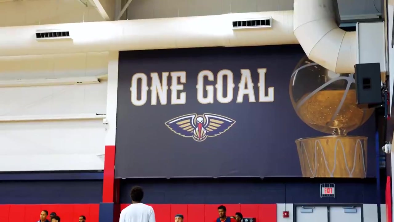 鵜鶘隊內(nèi)開練普爾指揮交通瘦身后的錫安展現(xiàn)炸裂扣籃