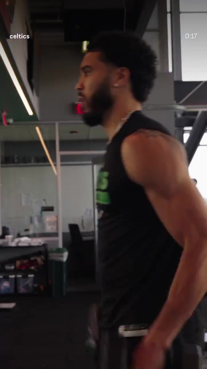 恢復神速塔圖姆回歸訓練場進行跑動投籃等多項訓練