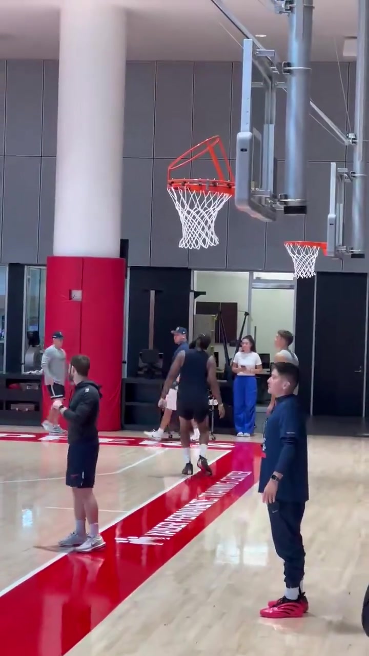 快船開(kāi)啟訓(xùn)練營(yíng) 歐錦賽受傷的博格丹恢復(fù)神速底角連連三分命中