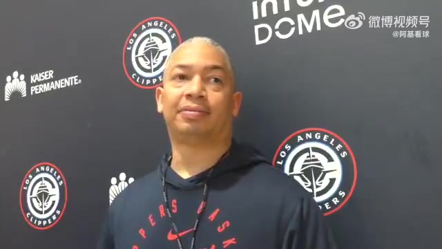 已確定4位首發(fā)泰倫盧哈登/比爾/祖巴茨/小卡4人將會(huì)首發(fā)