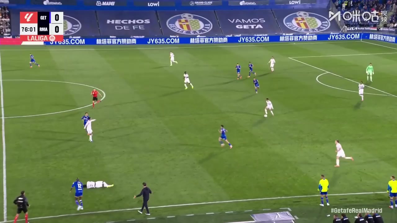 皇馬多打一人恩約姆僅登場(chǎng)1分鐘對(duì)維尼修斯犯規(guī)被直紅罰下