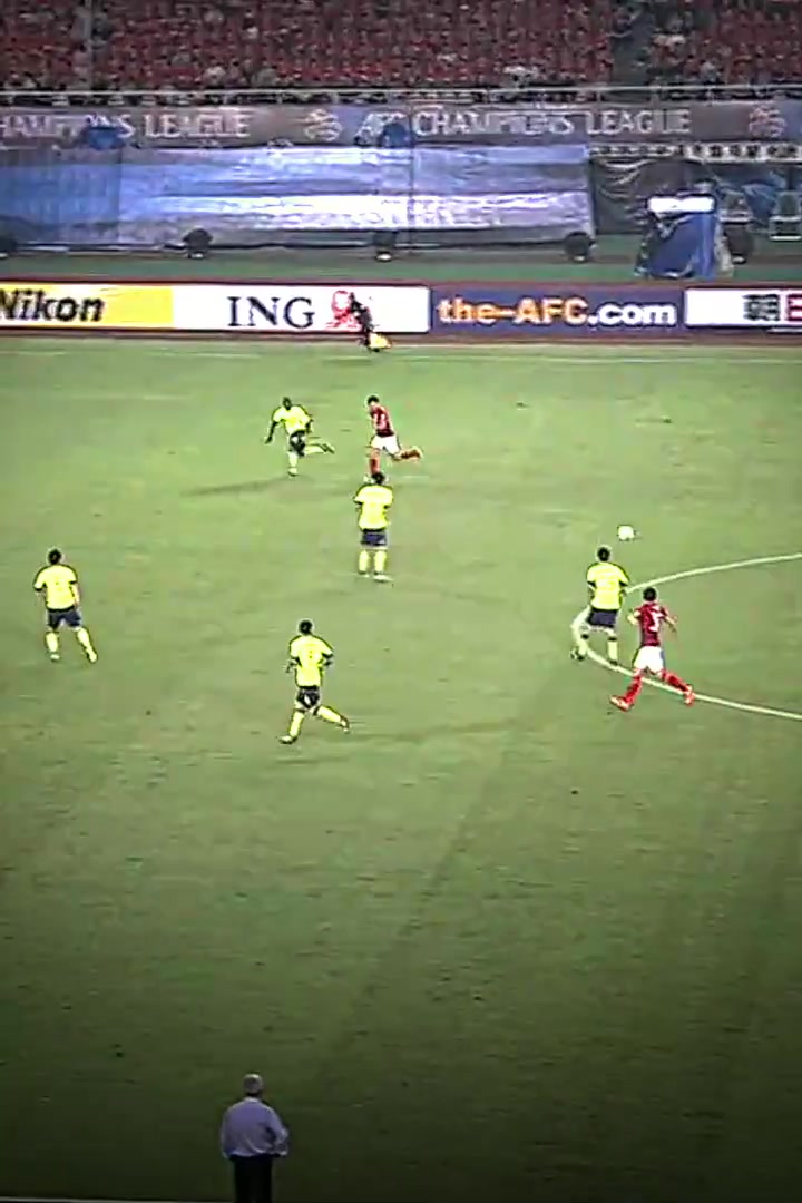領球這下太漂亮了13年亞冠決賽艾克森這球太不講理了